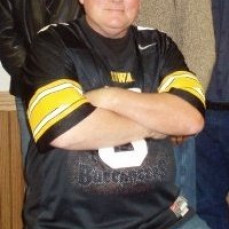 - Lindy Markeson (Quam)