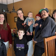 First look as family arrive from the Netherlands! - Anne