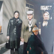 Dr & family  - Asadi 